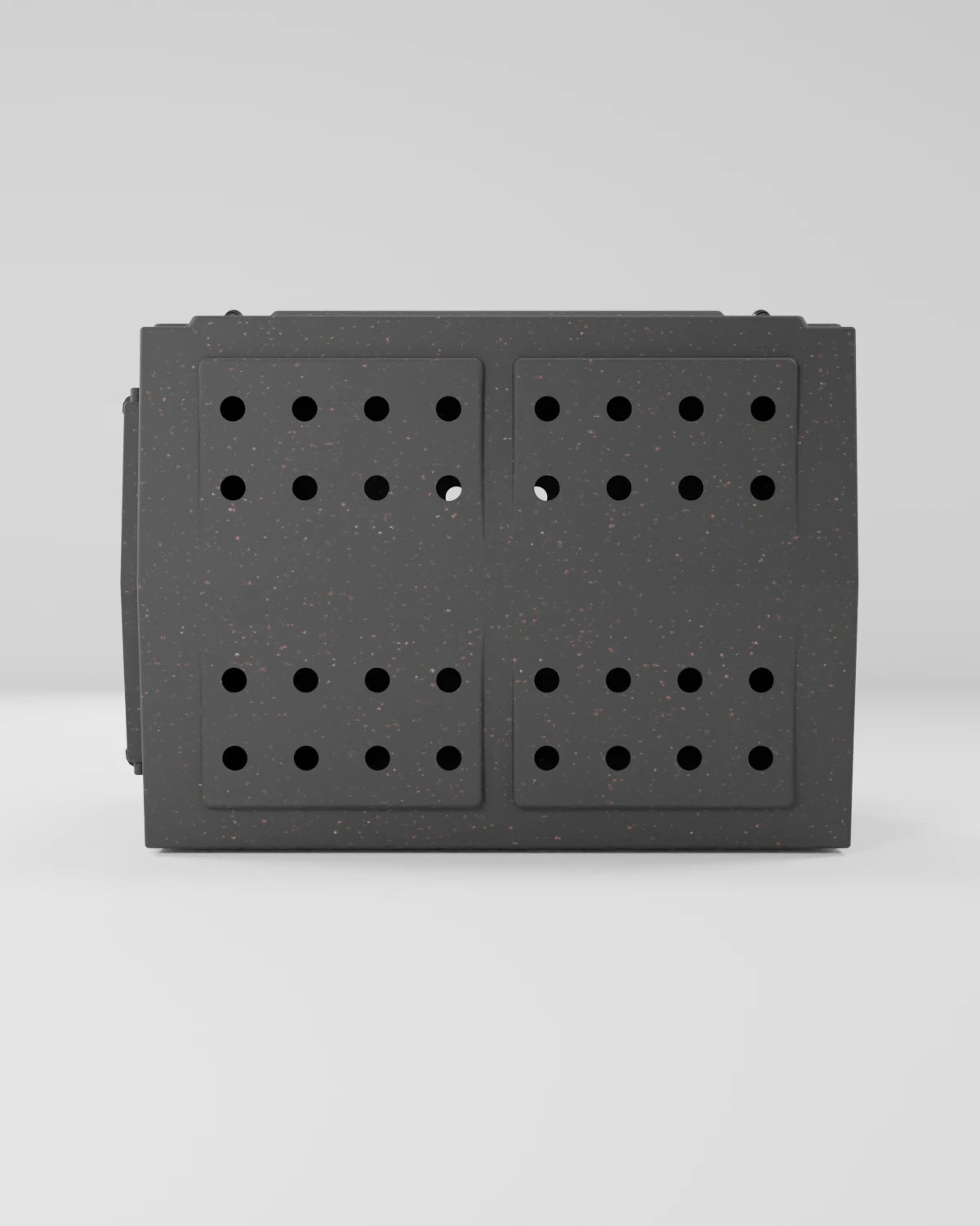 Side profile of the RuffLand® X-Large Kennel with raised floor and ventilation system Side view of the RuffLand® X-Large Dog Kennel, highlighting its raised floor and vent holes